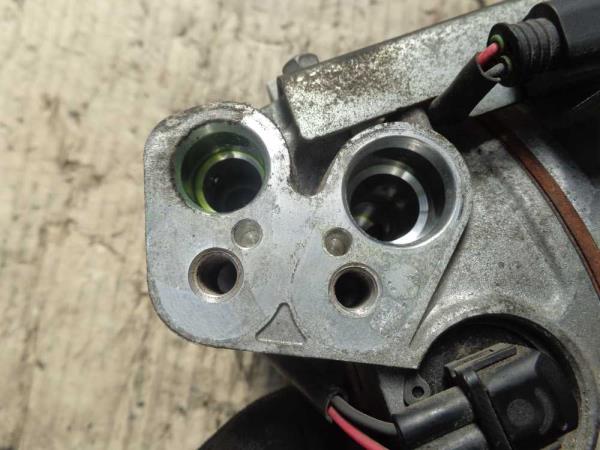 COMPRESSEUR DE CLIMATISATION MERCEDES - Vue 4